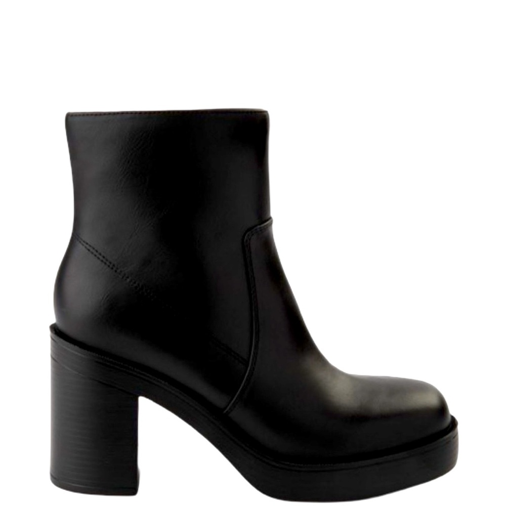 NIB MIA McKenna Boots, size 7, black, NIB